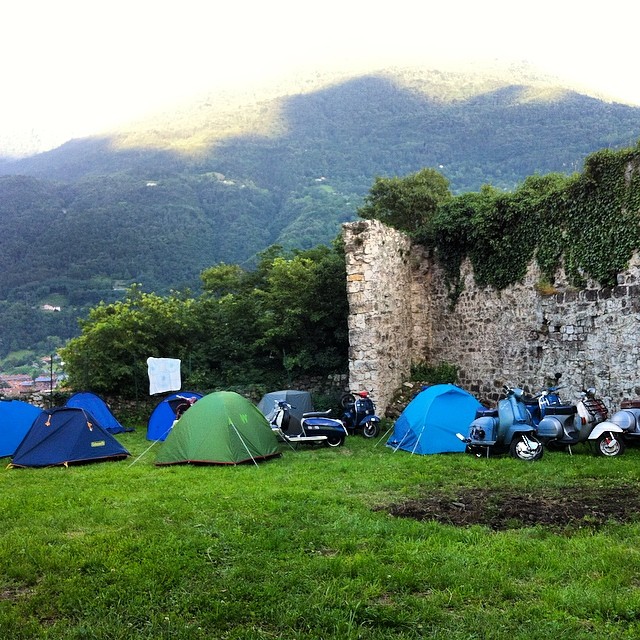 #valcamonica #breno #castelshow # castello #vespa #lambretta #scooter #italy #italia