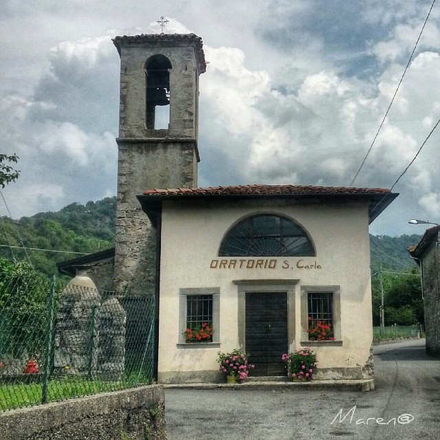 #furmignano #chiesetta #oratorio #church #churchesoftheworld #soltocollina #old #little #village #altosebino #vallecamonica #ig_worldclub #instabeauty #ig_fotoitaliane #igfriends_italy #samsung #galaxy #noteII #notaphotografer #greatview #igfriends_italy #artistic #picoftheday #picoftheweek #paciola #ig_friends #clouds #colors #sky