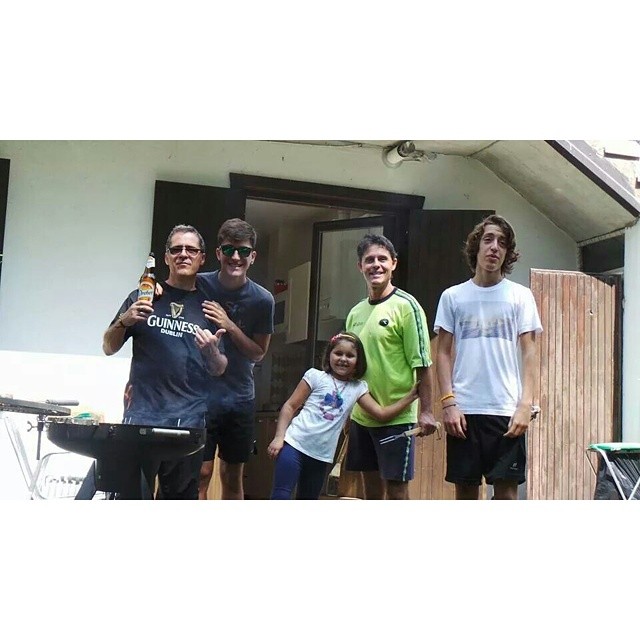 La mia famiglia 💚 #family #my #castelnuovo #newcastle #dad #brother #forever #uniti #love #you #loveyou #instaphoto #iphonesia #mountain #valcamonica #best #bestever #tbt #2k14 #likeforlike #followme #nonostantetutto