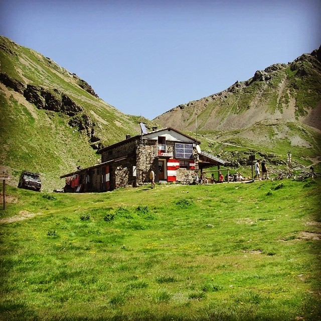 #Rifugio #Bozzi #2478m s.l.m. #Mtb #Escursione #Fantastica #Passeggiata #cenni storici #Vallecamonica #lavalledeisegni #lavalledelleraviglie