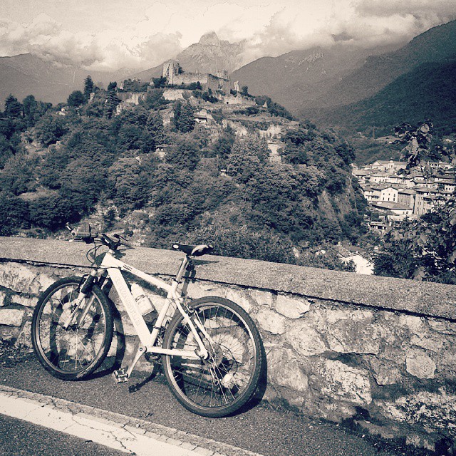 2 hours cycling #bike #sport #health #fitness #castle #breno #valcamonica #italy #loveitaly #italiandoitbetter #landscape #nature #history #friday