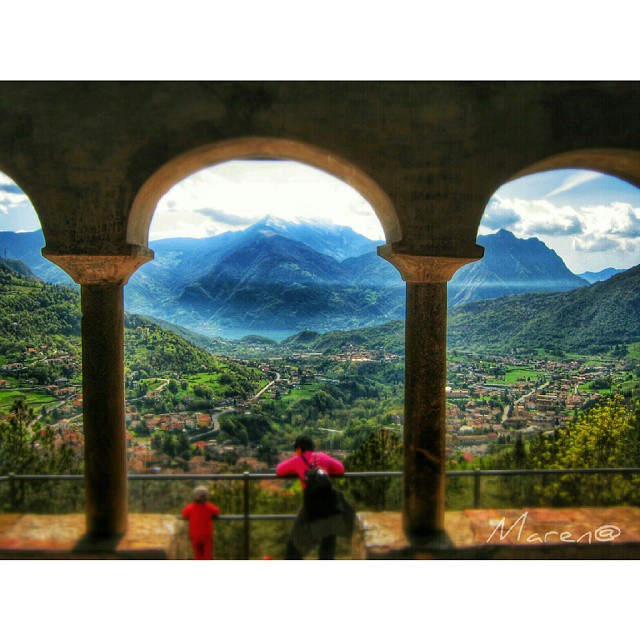 Cappella morti della peste #sovere #valborlezza #vallecamonica #iseofinestre #ig_worldclub #ig_friends #igfriends_italy #mobile_hdr #tv_hdr #ig_italy #luvmypics #notaphotographer #samsung #galaxy #noteII #vivobergamo #vivodelmese1014 #vivo_italia #wonderfulexpo2015 #loves_village #great_captures_italia