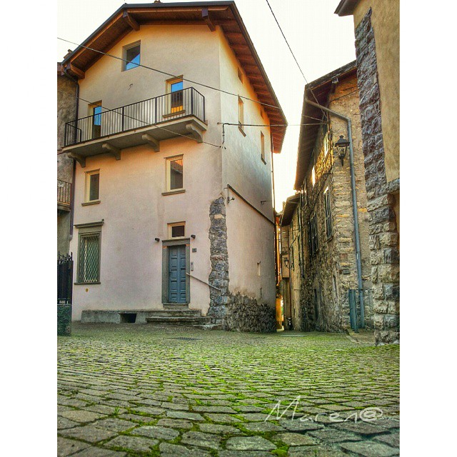 Downtown 😉 #rivadisolto #centre #lagodiseo #altosebino #iseofinestre #vallecamonica #igersbergamo #vivobergamo #vivobrescia #vivo_italia #vivodelmese1014 #wonderfulexpo2015 #eurpe_italy #loves_italia #loves_village #great_captures_italia #luvmypics #samsung #galaxy #noteII #hdrclubnations #tv_hdr #mobile_hdr #worldwide_shots #ig_worldclub #princely_shotz #loves_lombardia