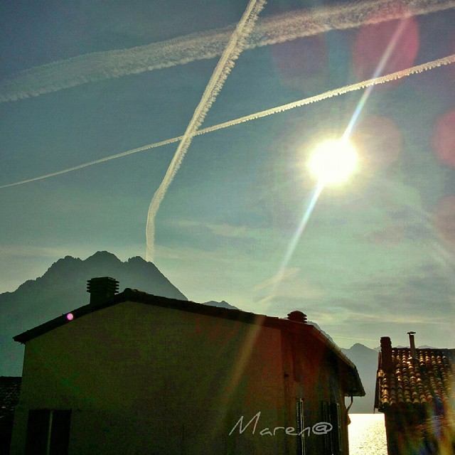 Sunshine graphics #sunnyday #rivadisolto #lagodiseo #altosebino #iseofinestre #vallecamonica #igersbergamo #vivobergamo #vivobrescia #vivo_italia #vivodelmese1014 #wonderfulexpo2015 #eurpe_italy #loves_italia #loves_village #great_captures_italia #luvmypics #samsung #galaxy #noteII #notaphotographer #passion #nofilter #truecolor #exercises #princely_shotz #loves_lombardia