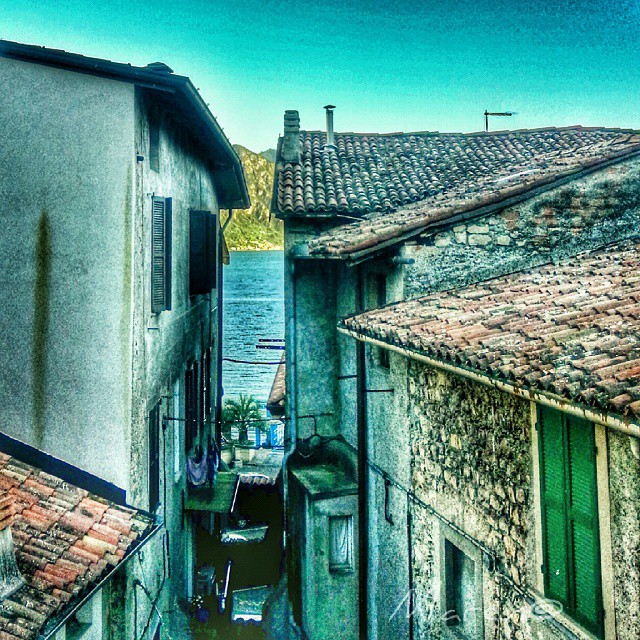 Spicchio di lago #rivadisolto #lagodiseo #altosebino #iseofinestre #vallecamonica #igersbergamo #vivobergamo #vivobrescia #vivo_italia #vivodelmese1014 #wonderfulexpo2015 #eurpe_italy #loves_italia #loves_village #great_captures_italia #luvmypics #samsung #galaxy #noteII #tv_hdr #mobile_hdr #worldwide_shots #ig_worldclub