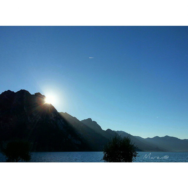 #lagodiseo #altosebino #sunrise #lake #landscape #vivobergamo #vivodelmese1014 #vivo_italia #vivobrescia #wonderfulexpo2015 #eurpe_italy #loves_italia #loves_village #great_captures_italia #vallecamonica #igersbergamo #igfriends_italy #samsung #galaxy #noteII #iseofinestre #notaphotographer #passion