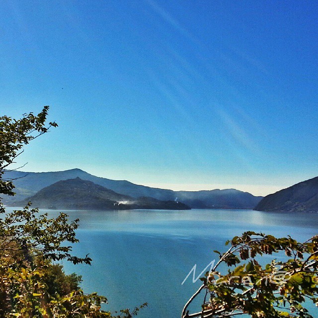 #lagodiseo #altosebino #iseofinestre #montisola #vallecamonica #igersbergamo #vivobergamo #vivodelmese1014 #vivo_italia #vivobrescia #wonderfulexpo2015 #eurpe_italy #loves_italia #loves_village #great_captures_italia #luvmypics #samsung #galaxy #noteII #sunnyday