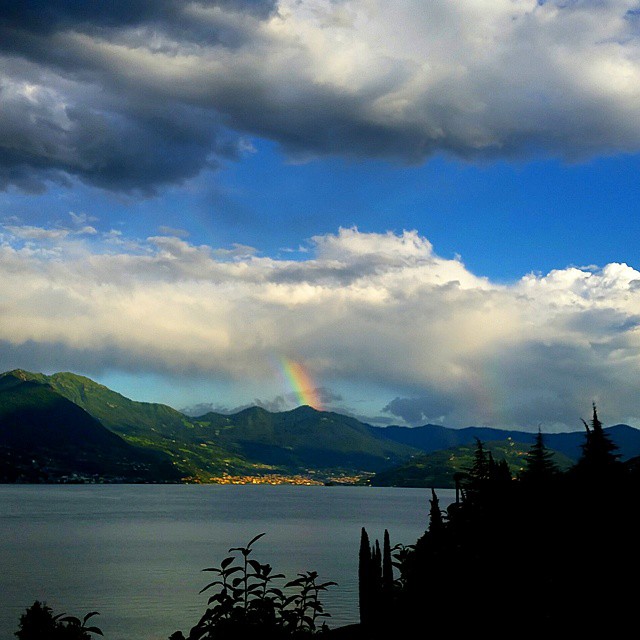Arcobaleno sul lago#vallecamonica #iseofinestre #ig_worldclub #ig_italy #vivoitalia #ig_europe #vivobergamo #vivobrescia #vivodelmese 1014 #altosebino #
