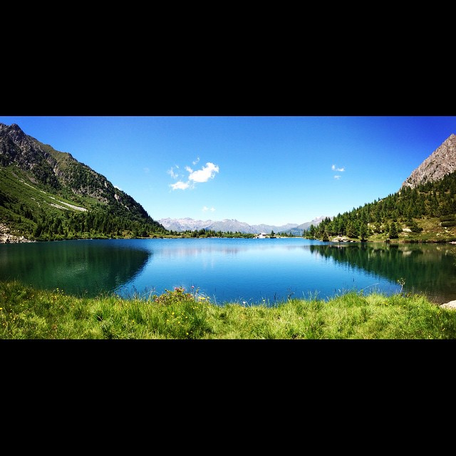 Lago Aviolo #squaready #lagoaviolo #lake #montagna #mountain #sunday #withmylove #myfriends #sun #hot #lovethis #panorama #relax #natura #nature #insta #instagram #instaphoto #tag #tagsta #tagforlike #vallecamonica #valley #popularpic #photooftheday ☀️🌲😎