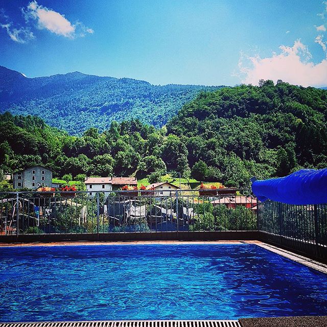 #relax #summer #prestine #vallecamonica #oasiverde #friends #swimming #swimmingpool #happines #bautiful #life #mylife #mysummer #brescia #bs #mountains #it #italy #italiangirl #lombardia #vivobergamo #vivolombardia #sky #clouds #blue