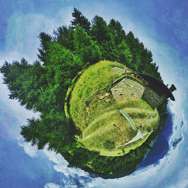 Souvenirs d’une vie passée 4 #mountains #wanderer #valcamonica #tinyplanet #360