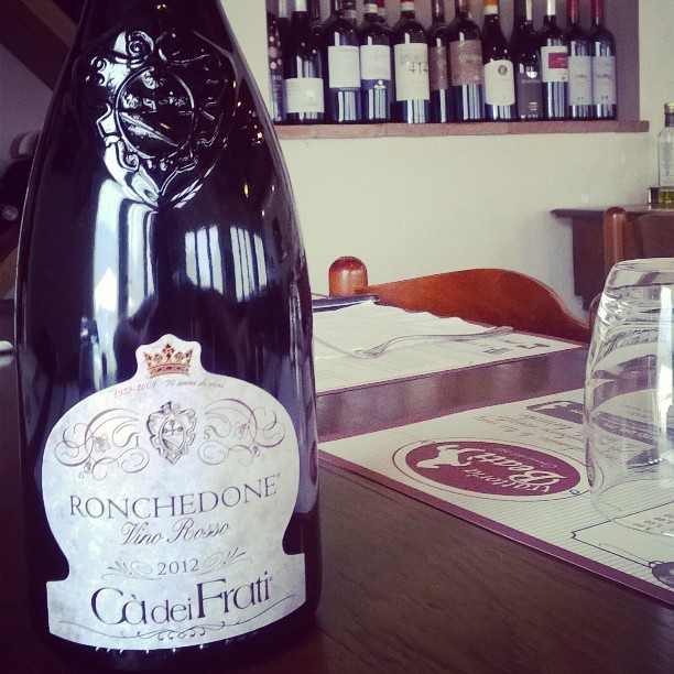 Qualcuno vuole del Ronchedone????? Gli altri sono senza…noi ne abbiamo fatto grandi scorte….. 24,00 euro al tavolo… 18,00 euro l’asporto… #trattoriabeatì #vallecamonica #Artogne #wine #ronchedone # godfood