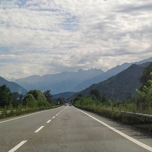 On the road 🚗 💕 #ontheroad #montagna #clouds #nature #instanature #vallecamonica #borno #picoftheday #photooftheday #instaview #igersbrescia #ig_brescia
