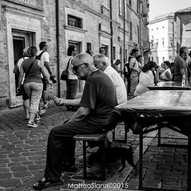 La #solita vita #quotidiana … . True love . 🔸 🔹This 👆 -MyPicture- 👌🙏👏 🔸 🔹 #canoneos #reflex #passione #top #foto #igersitalia #igerslombardia #instaitalia #vallecamonica #vivobrescia #shareyourparadise #lovesitalia #loves_lombardia #lombardia_city #loves_lombardia #top_lombardia_photo #loves_united_lombardia #marche #biancoenero #vivomarche #marcheforyou #street #earthpix #myfeelgoodplace