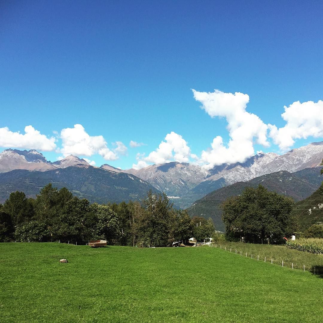 #sunday #sun #vallecamonica #sky #bluesky #mountains #october #picoftheday #instagood #instagram #igers #tagsforlikes #tagsforlike #photooftheday #photo