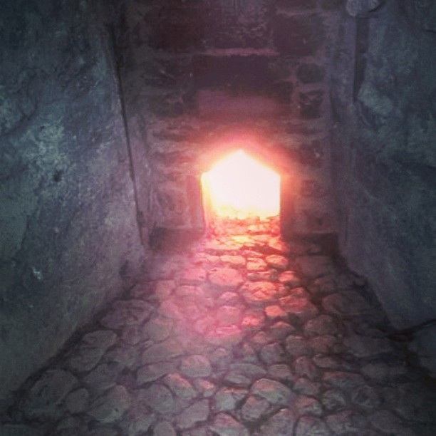 At the gates ov hell #limekiln #calchera #calcara #calce #onosanpietro #vallecamonica #fire #calciumcarbonate #folklore #fornace #calcite #paesino