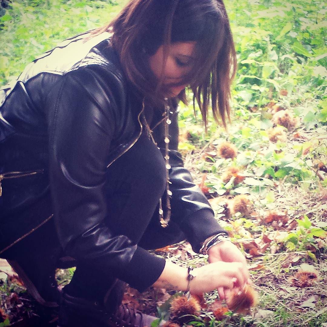 #instangram #valcamonica #montagna #relax #nature #natura #castagne #ricci #photooftheday #picoftheday #italy #chebontà #caldarroste #immersanellanatura #respiraquestalibertà #familytime #family #grevo