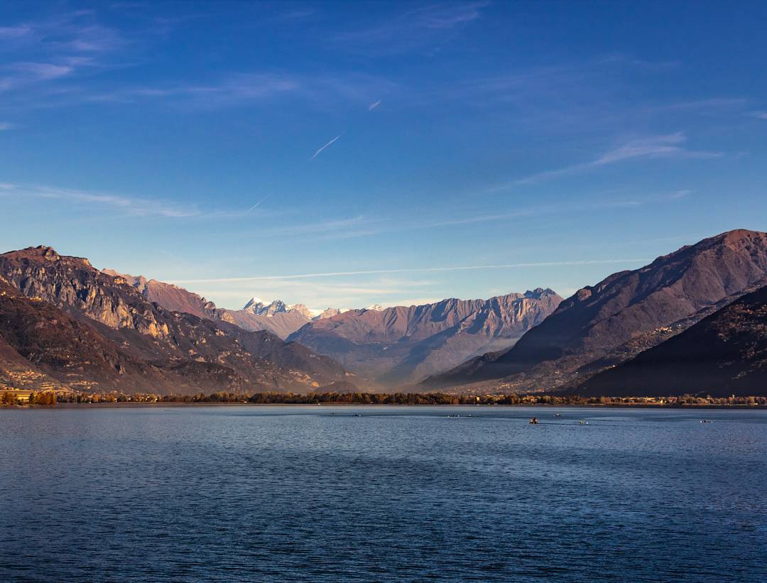 #lakeiseo #instaitalia #ig_italy #ita_details #igerslombardia #ig_bergamo #panorama #sun #sky #clouds #foto_italiane #gf_italy #hdr #loves_lombardia #landscape #loves_united_italia #contestgram #vallecamonica #autumn #brixia_scatti #volgolombardia #1200d