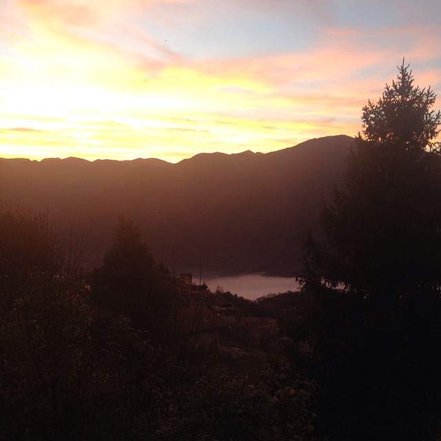 #ossimo #ossimolake #morning #altopianodelsole #vallecamonica #vivalavallecamonica