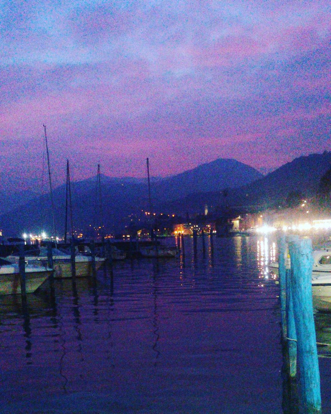 #Paesaggi#tramonto#lungolago#vallecamonica#rossodiserabeltemposispera 🌄