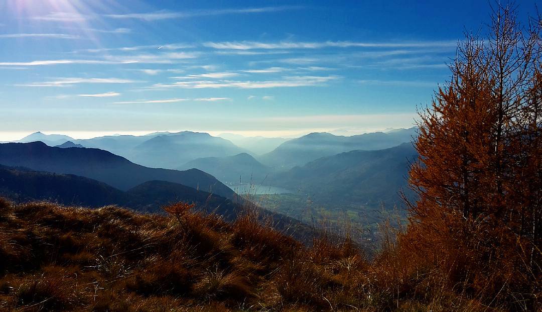 Buon giorno🌄 con in mente questi momenti💜💜💜 #lastweek #montagna #giro #gianico #vallecamonica #brescia #montecampione #cascina #lombardia #igers_lombardia #ioeicani #bellezzenaturali #lombardia_super_pics #senzapensieri #senzaparole #spettacolo #autumn #coloriautunnali #nelcuore💛