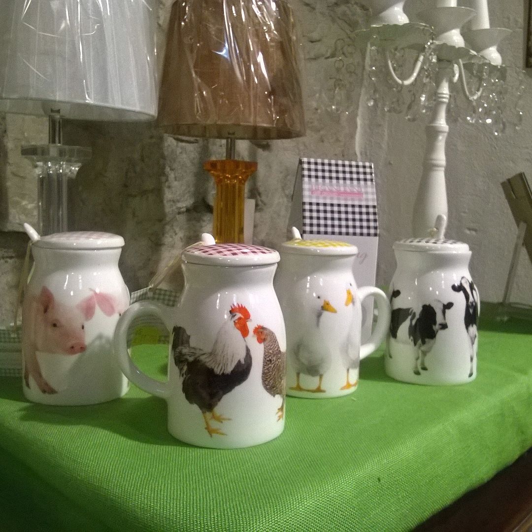 #dittagiovannipezzucchidal1850#negozistoricidellalombardia#latte#articoliregalo#mug#breno#vallecamonica#lombardia#italia#