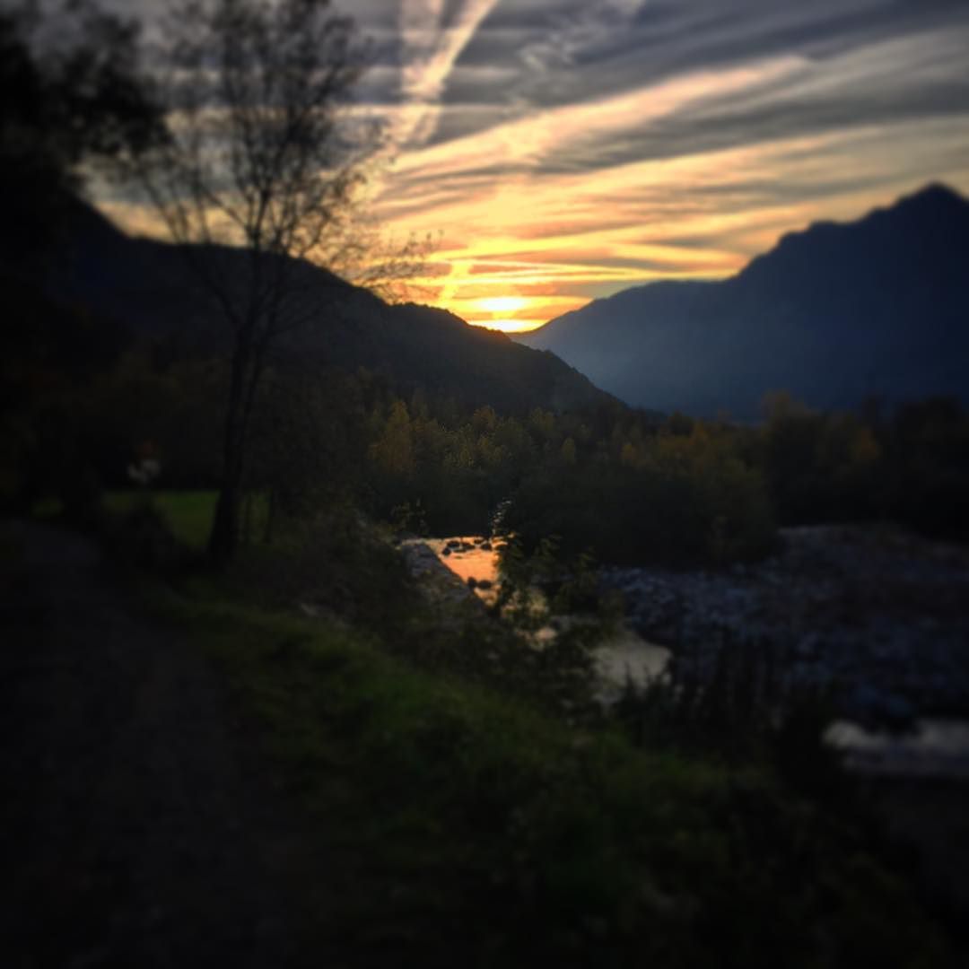 #tramonto #tramontospettacolare #relax #passeggiando #pensieri #vallecamonica #berzoinferiore
