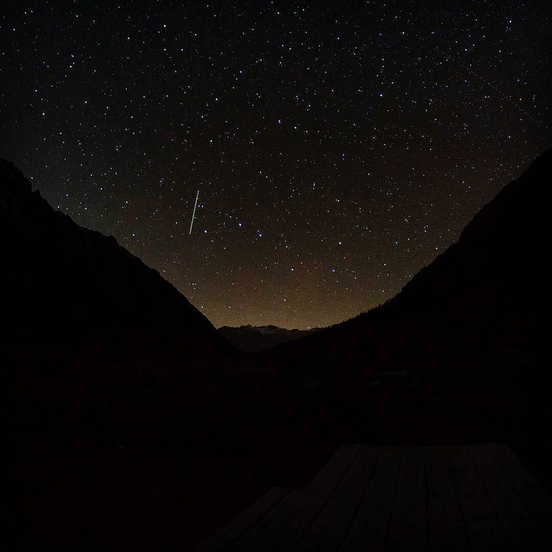 regram @vallecamonica @Regrann from @cando_ – Un sabato sera magico in Val Paghera – Magic night in #ValleCamomica 🌛 #valledeisegni #outdoorlife #mountain #stelle #valcamonica #stars #night #nightly #notturno #itineraribrescia #volgobrescia #montagna #naturalovers #natura #nature #light #black #Lombardia #brescia #notte #naturelovers #iglombardia #moonlight #sleep #nocturnal #moon #parcoadamello #adamello