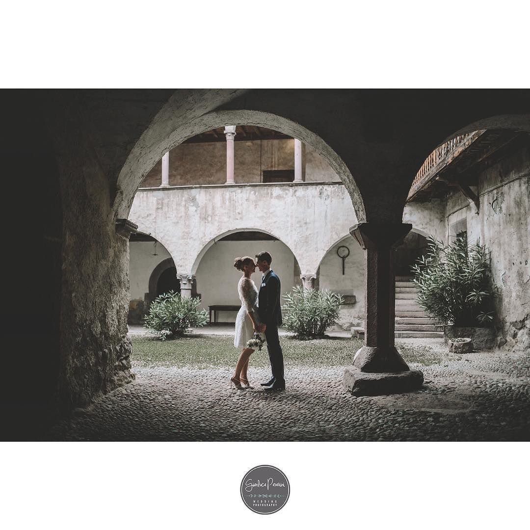 Anna&Nicola tra le volte del Castello di Gorzone #wedding #weddingphotography #sposi #matrimonio #bride #grom #coppia #love #italy #mariage #destinationwedding #vallecamonica #gorzone #castello #dimorestoriche