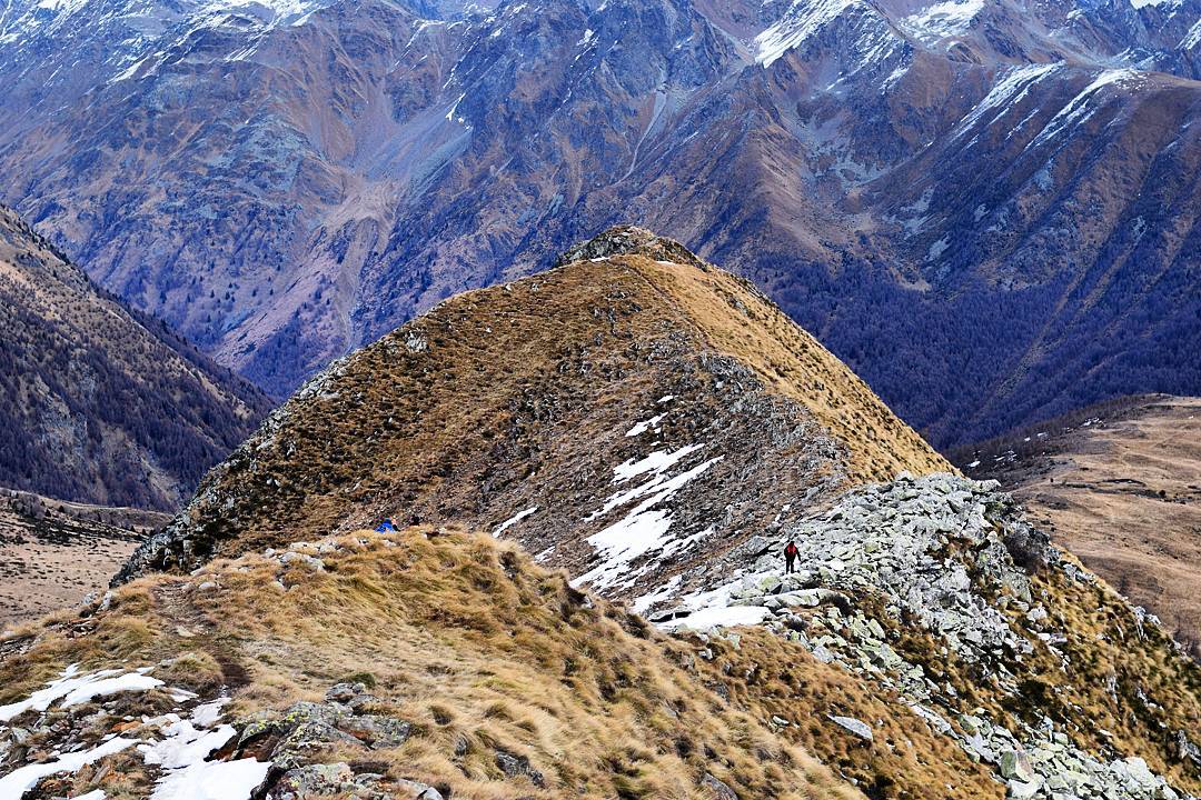 Long street Mountain #nikon #reflex #naturalbeauty #nature #natura #panorama #landscapes #country #montagna #mountains #nord #vallecamonica #lombardia #street #winter #snow #neve #nikkor50mm #brescia #scalata #altitude