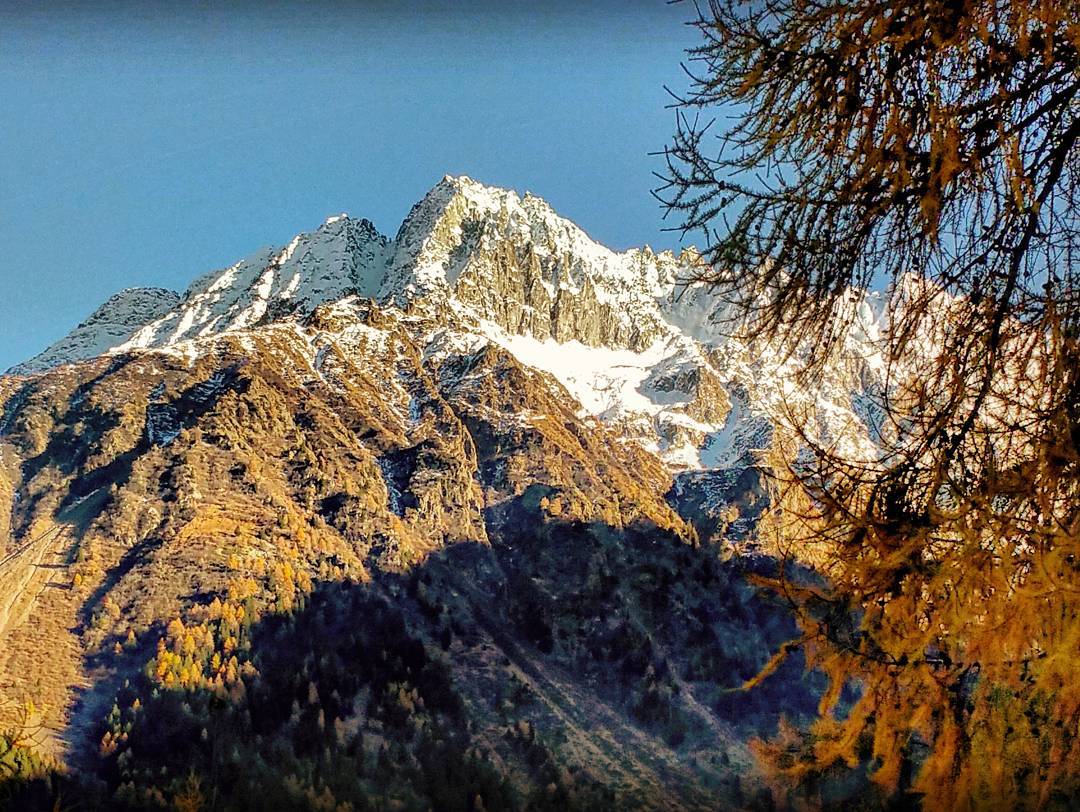 #mountains#mountainscape#alps#landscape#landscape_lovers#fall#autumn#autumncolors#nature#pontedilegno#castellaccio#vallecamonica#valledeisegni#volgolombardia#volgobrescia#loves_lombardia#loves_united_lombardia#loves_mountains#vivonatura#igworld_nature#ig_italy#ig_captures#ig_brescia#ig_lombardia#gf_daily#gf_italy
