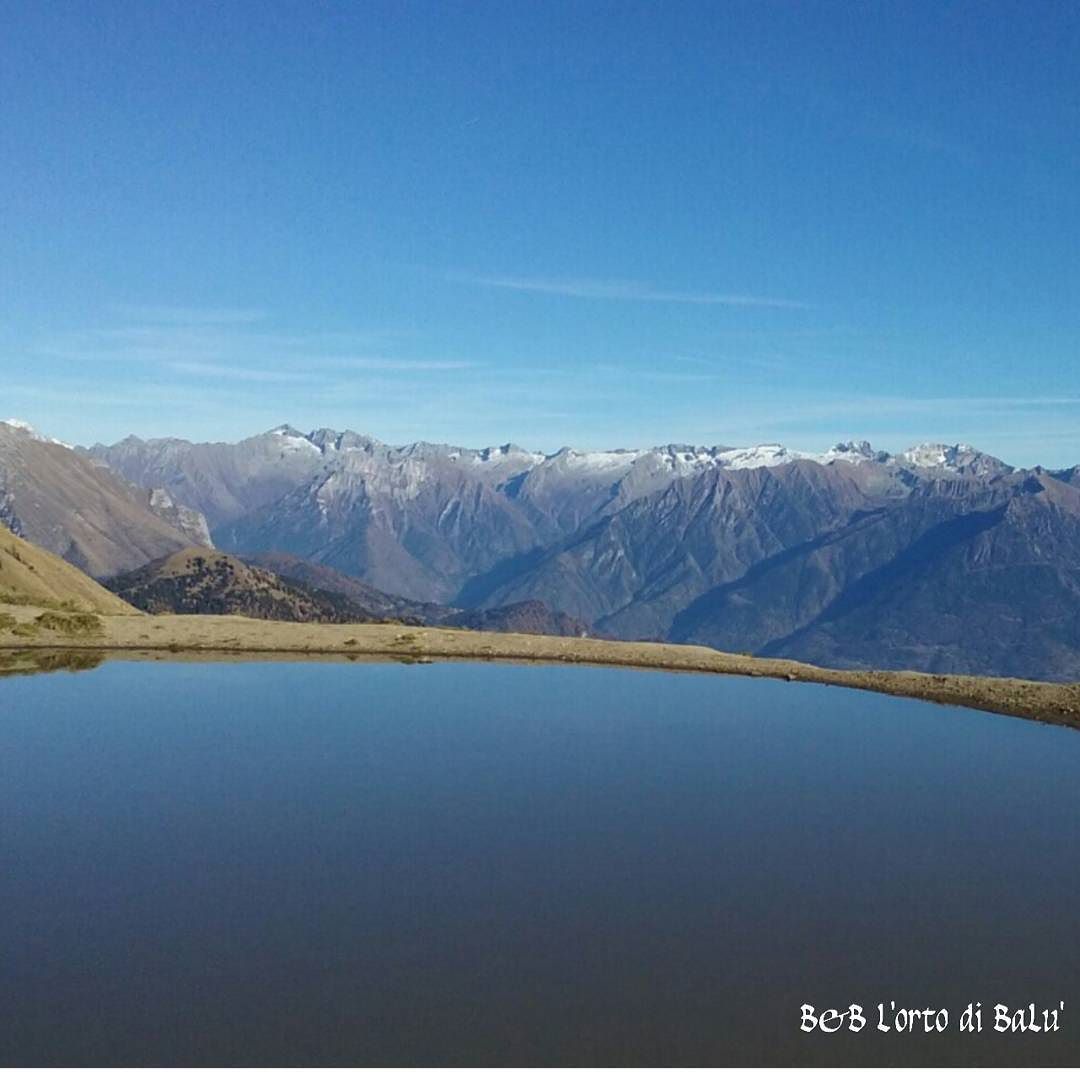 Up and up we go #vallecamonica #brescia #trekking #nature #natura #lakelife #Alps #alpinismo #visitlombardia #vivo_brescia #loves_united_lombardia #loves_lombardia #mountains #stunning