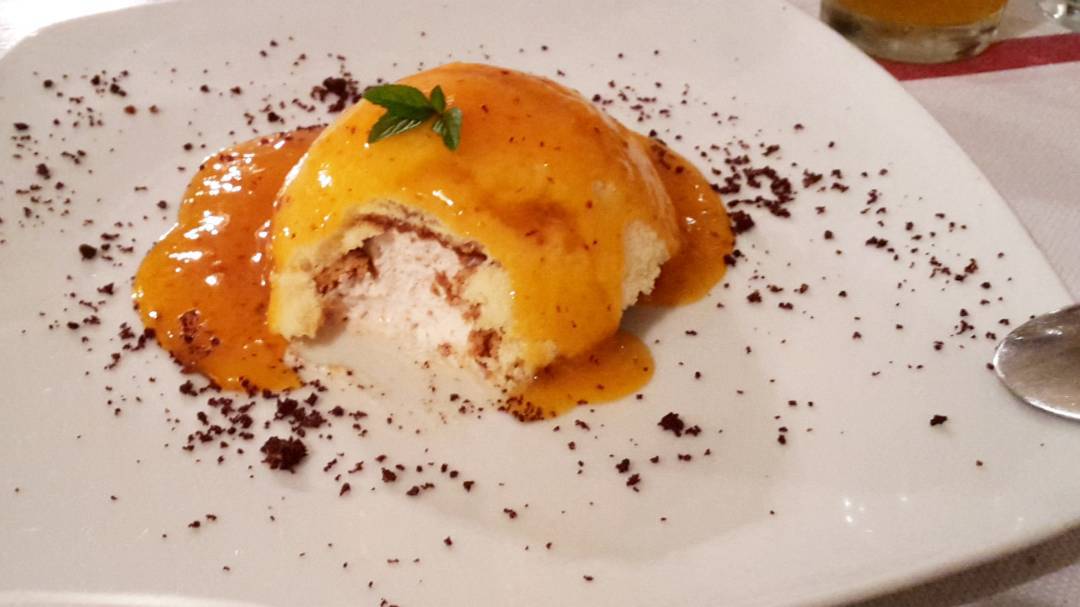 Non ho resistito… (zuccotto con crema di marroni e purea di cachi) #zuccotto #osteriacantinì #borno #vallecamonica #foodlover #cake #thestoryofmylife