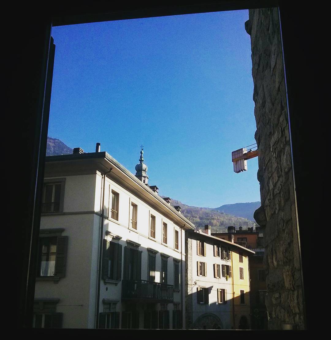 #breno #top_lombardia_photo #vivobrescia #vivolombardia #loves_madeinitaly #loves_landscape #landscape #cityscape #cityview #cielo #sky #best #valcamonica #madeinitaly #italia #brescia #loves_lombardia #lifestyle #life #ufficio #lavoro #work #instagram #instagrammers #lombardia #skypornpics #skyporn #bestoftheday #picoftheday #pic