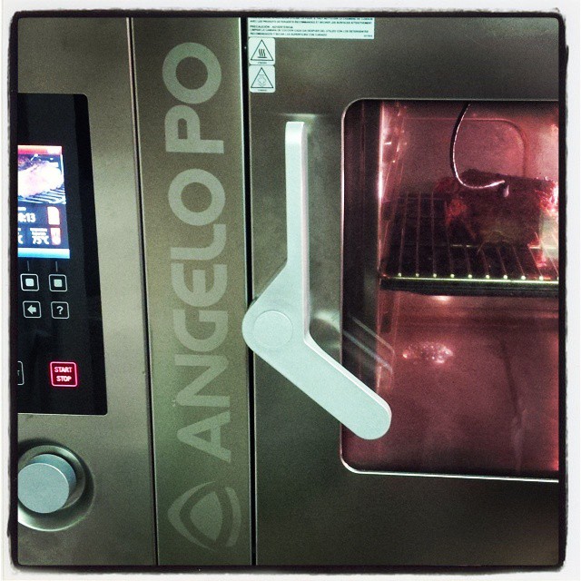 Stamattina si cucina! Arrosto di vitello al forno! -1 alla riapertura con il nuovo menu!!! Manca veramente poco! #pizzcamì #arrosto #angelopo #borno #vallecamonica #valledeisegni #brescia #altopianodelsole #camonicavalley