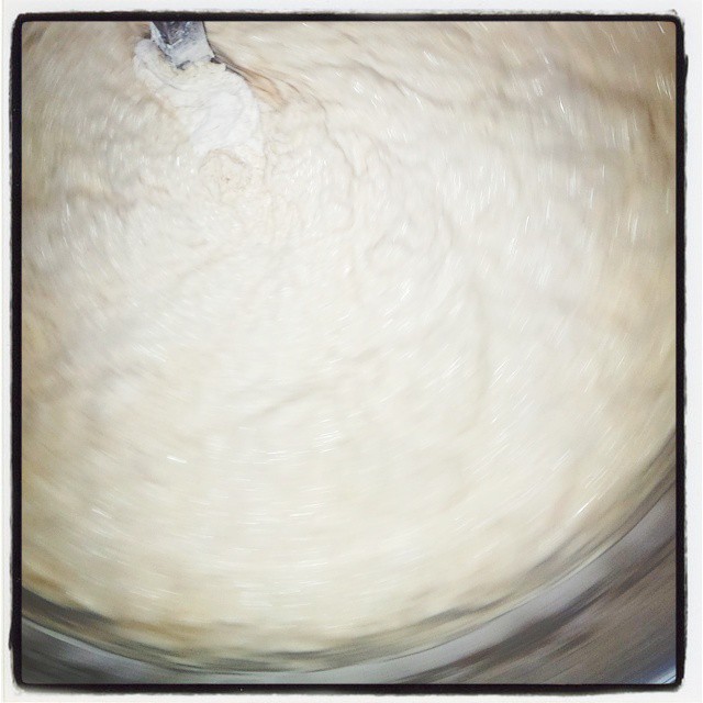 Stasera si Impasta! Diamo 48h tra lievitazione e maturazione (con lievito madre) alla nostra pasta prima di servirla… Ecco perché la nostra pizza è leggera! -2 alla riapertura con il nuovo menu! #pizzcamì #pizza #pizzalover #pizzagram #pizzamake #instapizza #impasto #borno #vallecamonica #valledeisegni #brescia #altopianodelsole #camonicavalley