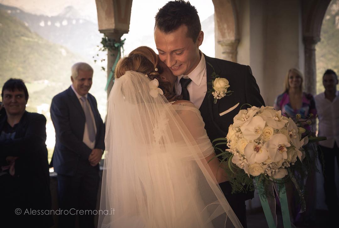 Tutto l’Amore che ho. #happiness #wedding #alessandrocremona #vallecamonica #love #weddinphotographer #loveis #matrimonio #darfoboarioterme #bride #groom #youngbook #weddingphotographersociety #mywed #angoloterme