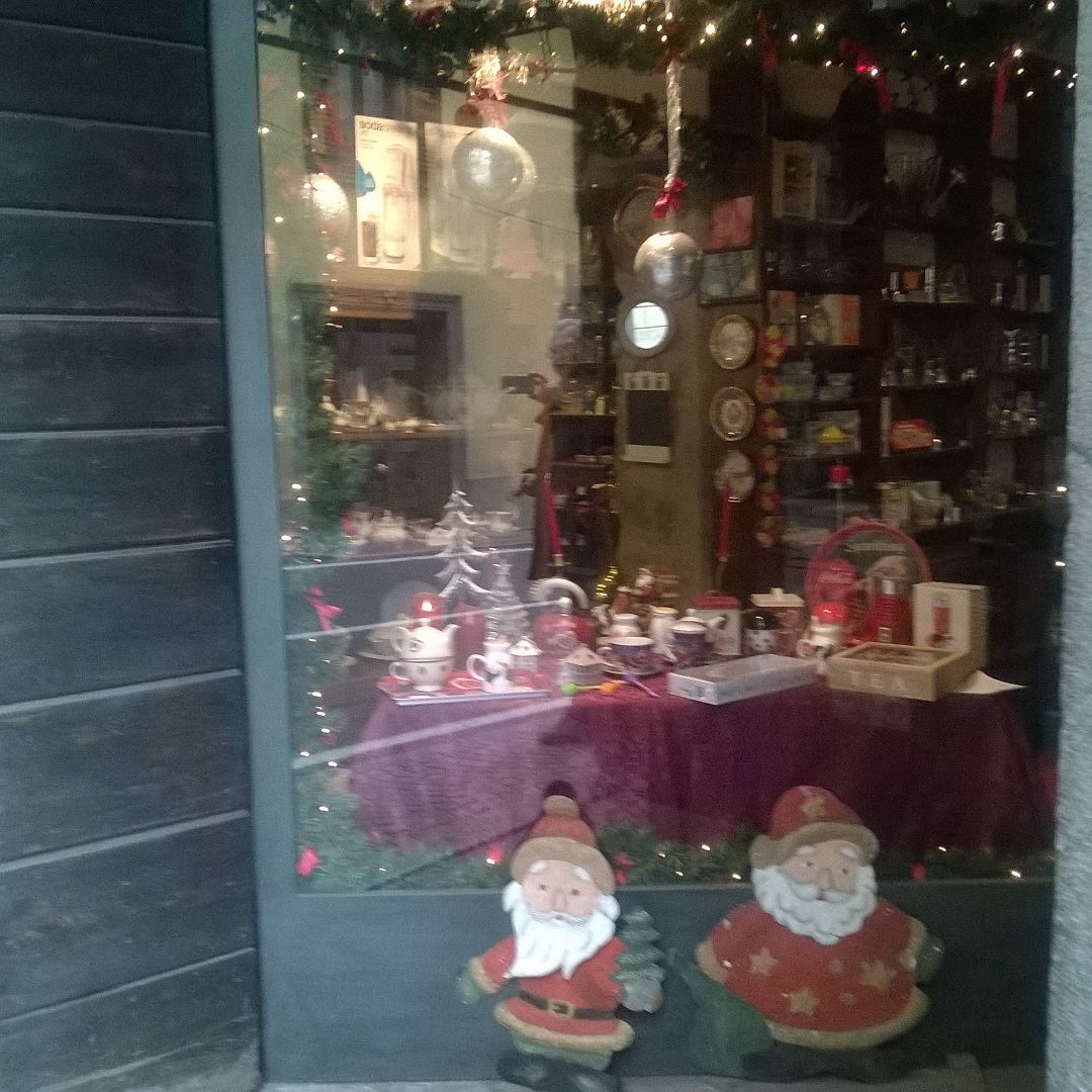 #dittagiovannipezzucchidal1850#negozistorici#regalidinatale#breno#vallecamonica#lombardia#italia#