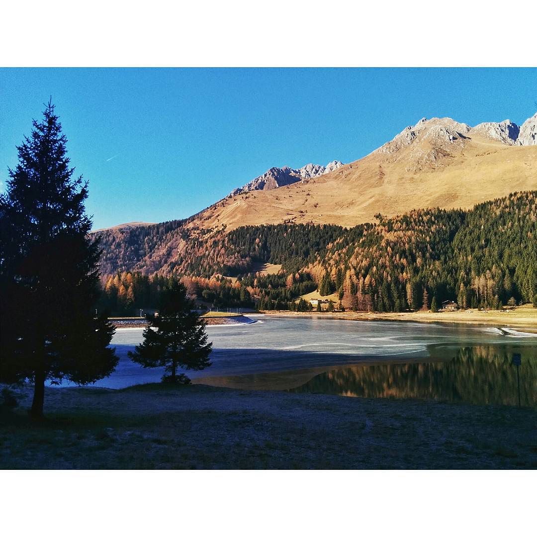 Frozen lake #italy #mountains #landscape #nature #village #vallecamonica #love #happyness #borno #view #alps #alpi #holiday #horizon #trees #beautiful #fall #autumn #skyporn #sky #sunnyday #breathtaking #freezing #woods #lake #lagodilova #frozen #traveller #travel #instatravel