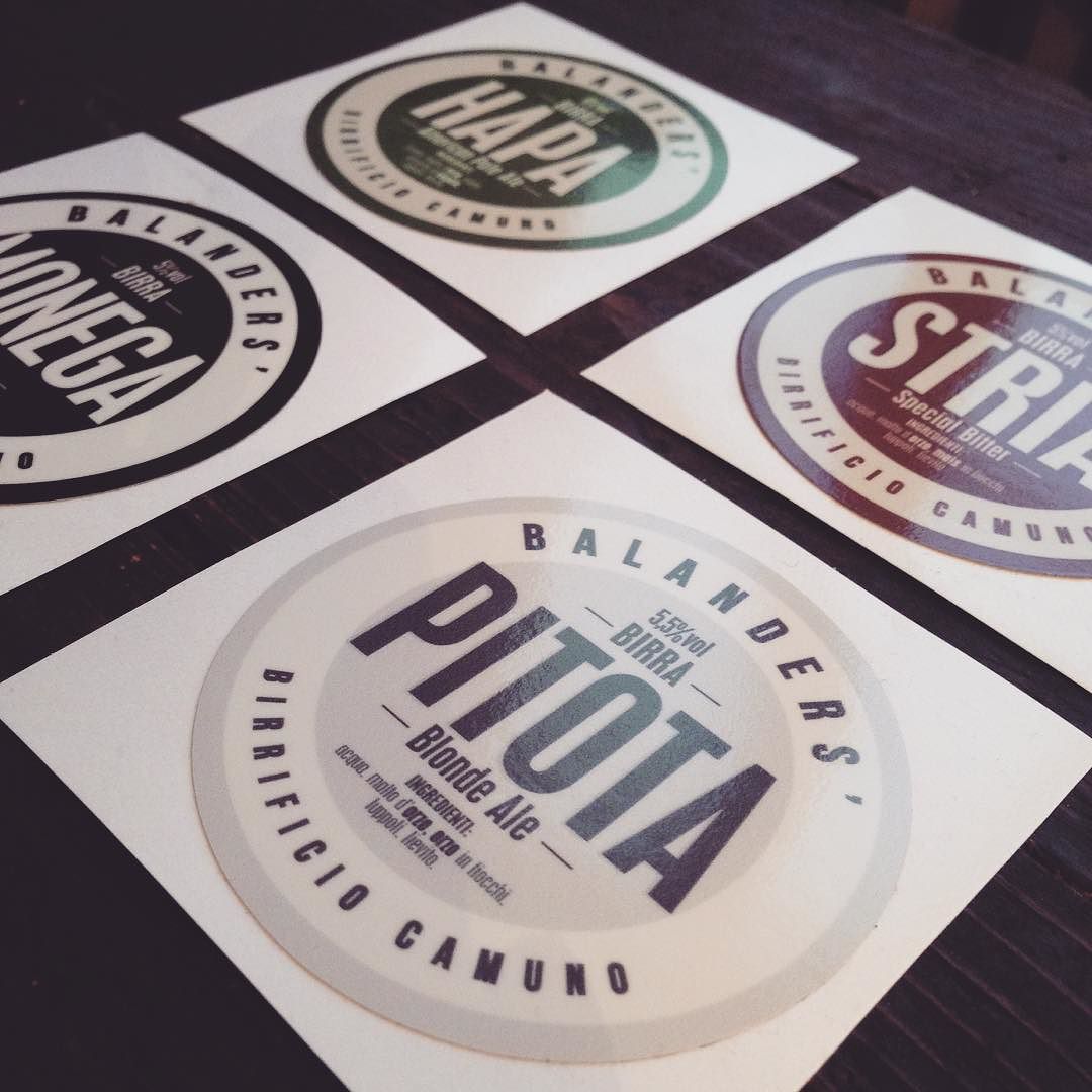 @balandersbirrificiocamuno !!! 🍻🔝🍻🔝🍻🔝#balanders #birra #birraartigianaleitaliana #birraitaliana #breja #brejadodia #instabreja #beer #beergeek #geekbeer #beerporn #beercraft #craftbeer #beerbeerbeer #instbeerofficial #cerveja #cervejada #cervejagram #cervejagelada #cervejaartesanal #geladadiferente #cervejaliquidosagrado #biere #bier #loveit #love #spiritodellamontagyna #lavalledeisegni #vallecamonica 😆👯🍻🍻👯😆