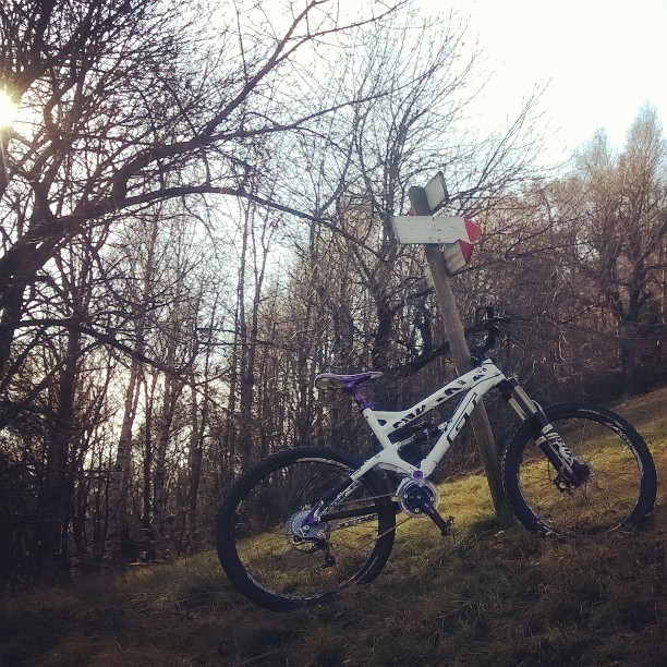 #mylife#mountain#endurobike#enduro#downhill#dh#italy#sun#sundaymorning#fantasticday#gtbike#evoc#vallecamonica#bikeporn#cold#autumn#winter#christmasiscoming#landscape#freedom#dreaming