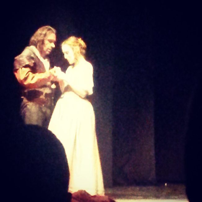 Cyrano, Rossana, l’amore struggente, la libertà onorata e gli occhi lucidi. #cyrano #cyranodebergerac #compagniagank #gank #rostand #teatrodelleali #breno #teatro #theatre #theater #prosa #ufficiostampa #pressoffice #pr #comunicazione #socialmedia #vallecamonica #valledeisegni #valcamonica #schiribis #STORiE #work #romance #love #guasconi