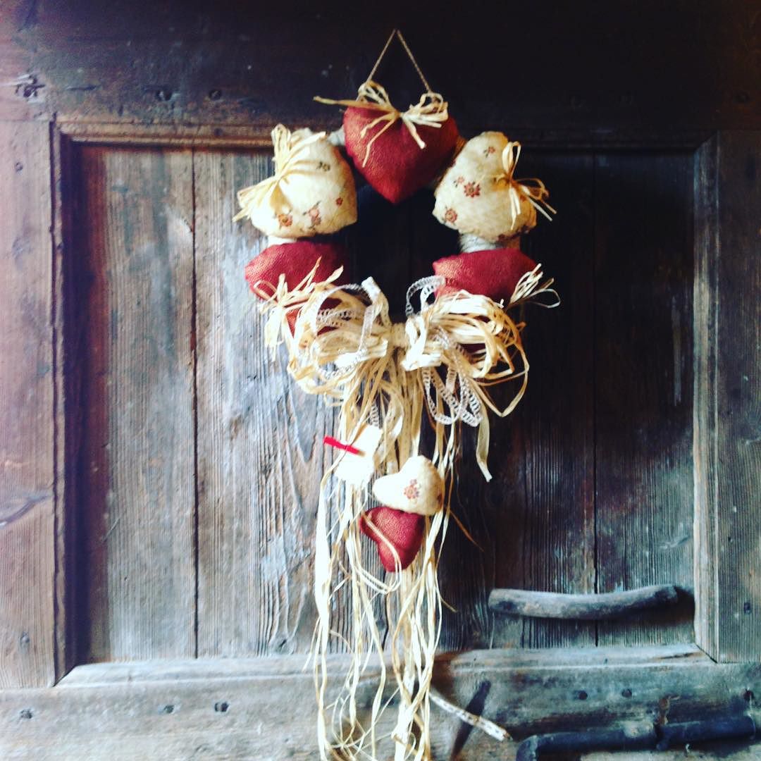 Buongiorno dalle Ere da Nadal! #vallecamonica #monte #mercatini #ghirlanda #lavandadellaconcarena #profumosi