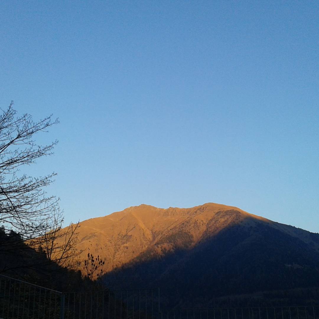 Le#mie#montagne#stasera#vivalavallecamonica#vallecamonica#valledeisegni#camonicavalley#altavallecamonica#