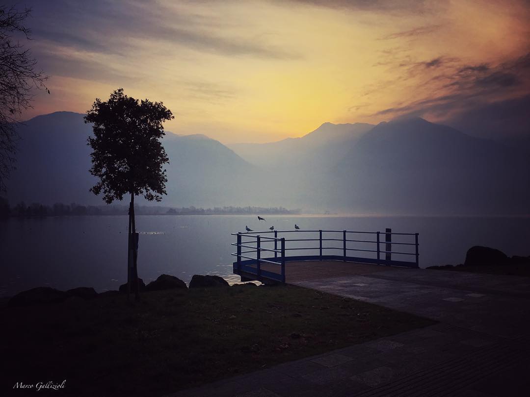 Buon sabato! #istanitalia #ita_super_pics #top_lombardia_photo #igerslombardia #igersitalia #valcamonica #vivobrescia #volgobergamo #volgobrescia #visitlakeiseo #vintage #sunset