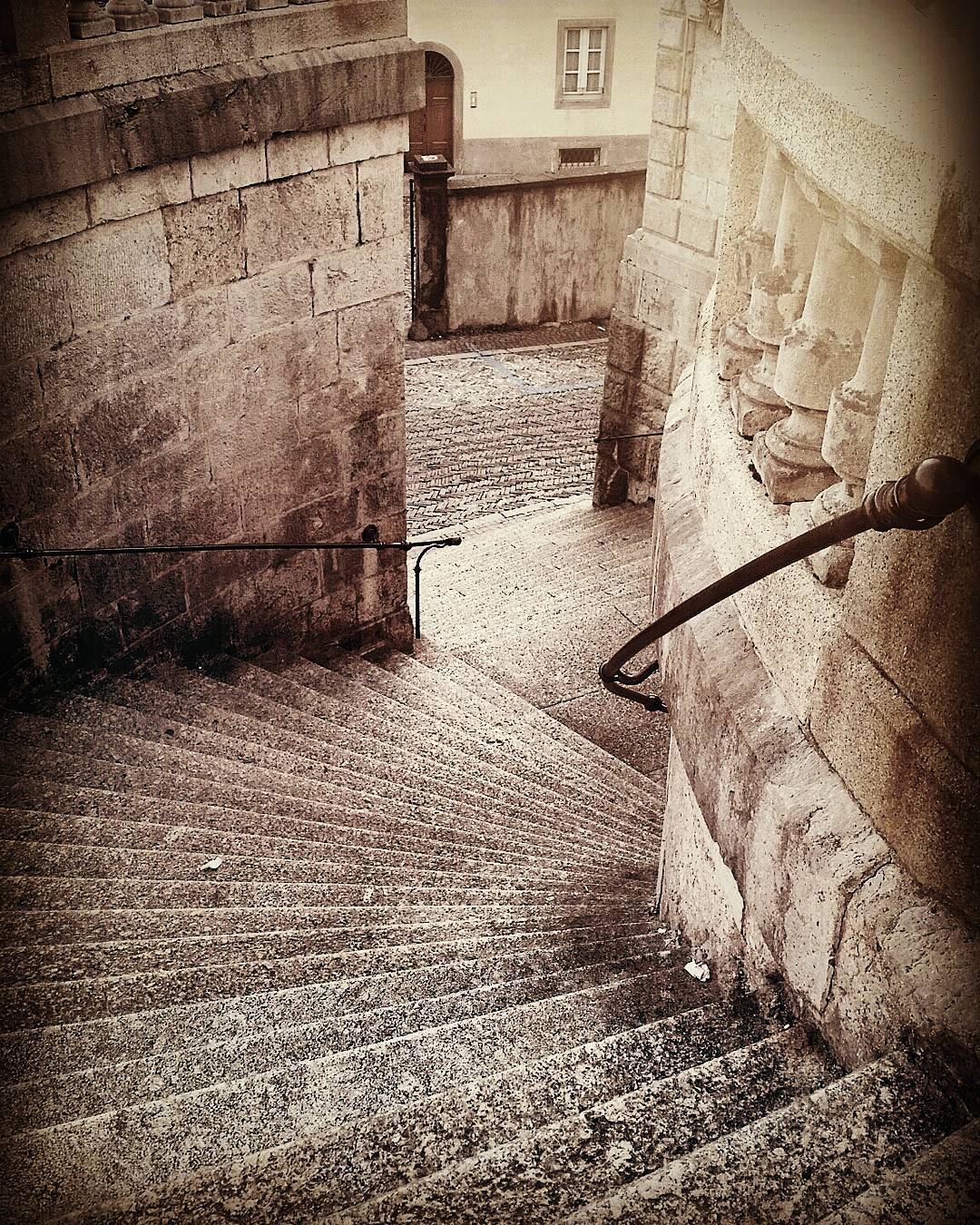 #scalinata #master_shots #passione_fotografica #everyday_click #top_lombardia_photo #artistic #fotografie #beautifulphoto #capture #amazing #special_shots #bns_world #dream_image #springtime #ig_photo_club #volgobrescia #volgobergamo #volgolombardia #valledeisegni #vallecamonica #visitalia #vivalavallecamonica #igerslombardia #vivolombradia