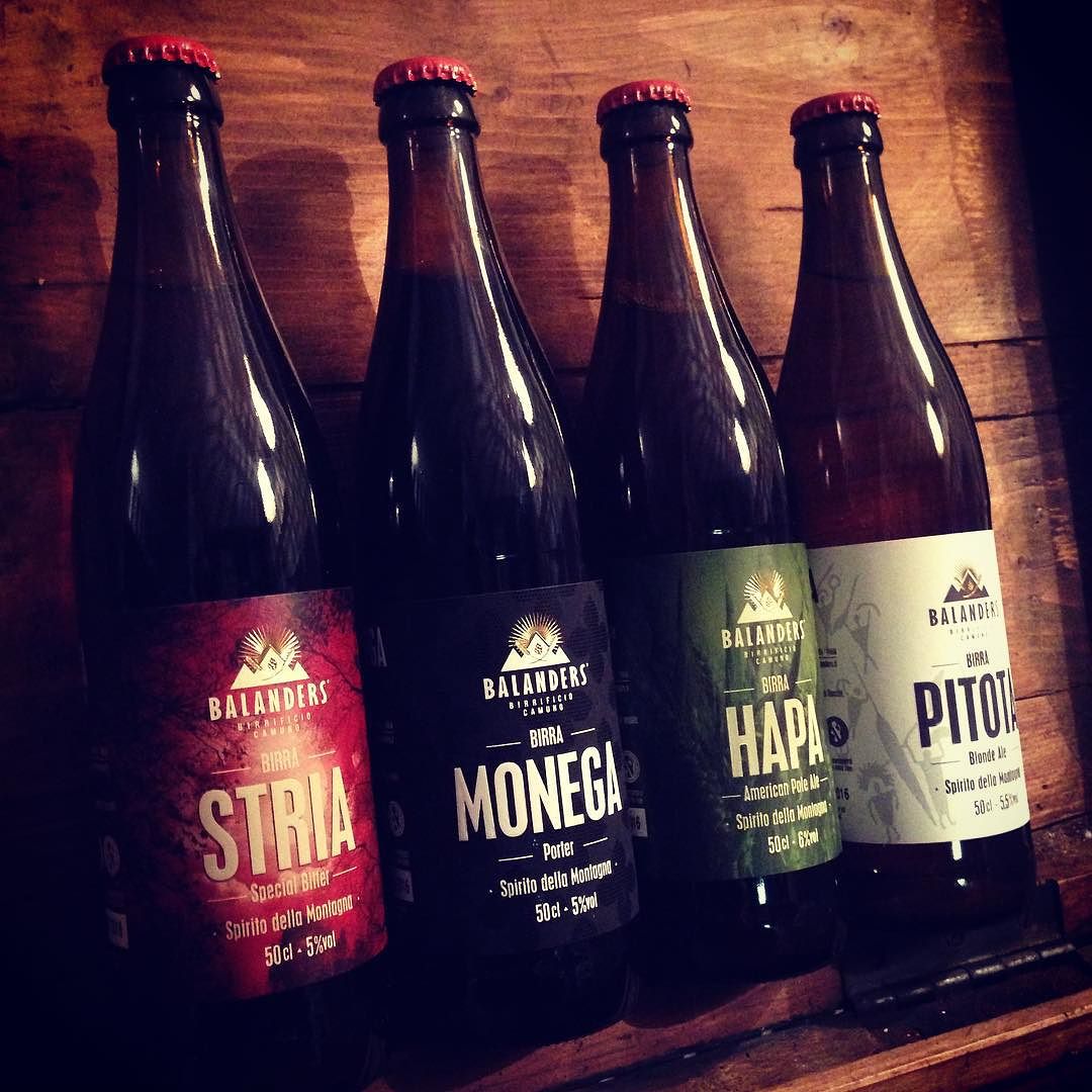The Sisters!!! 🍺😆🍺 @balandersbirrificiocamuno !!! 🍻🔝🍻🔝🍻🔝#balanders #birra #birraartigianaleitaliana #birraitaliana #breja #brejadodia #instabreja #beer #beergeek #geekbeer #beerporn #beercraft #craftbeer #beerbeerbeer #instbeerofficial #cerveja #cervejada #cervejagram #cervejagelada #cervejaartesanal #geladadiferente #cervejaliquidosagrado #biere #bier #loveit #love #spiritodellamontagna #lavalledeisegni #vallecamonica 😆👯🍻🍻👯😆