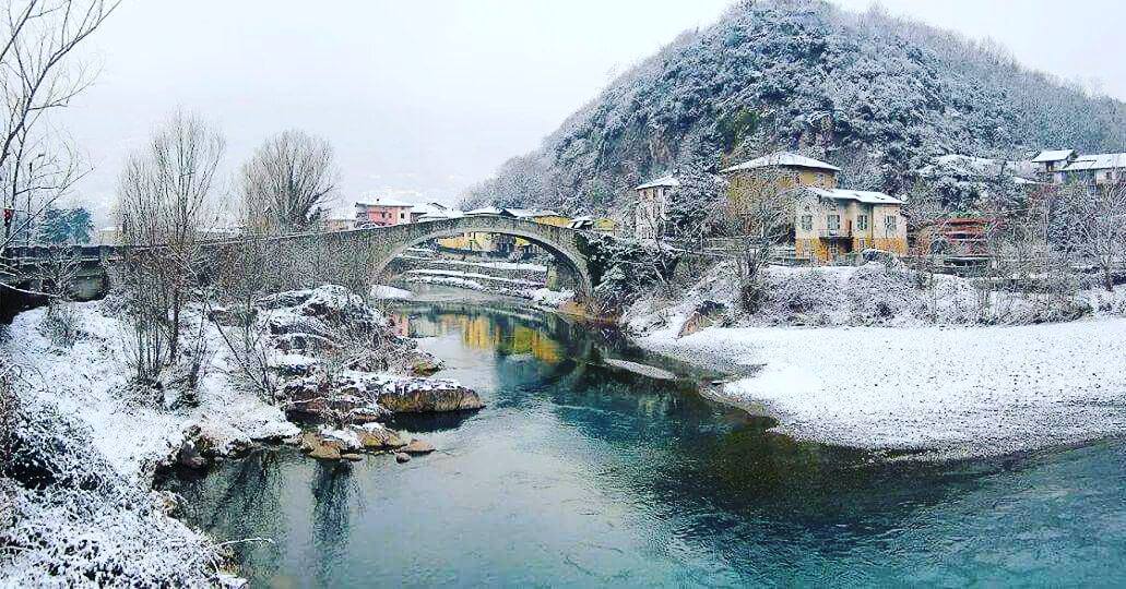 Winter 2014. Waiting for snow #vallecamonica #valcamonica #valle #valley #fiume #river #snow #neve #picture #share #landscape #winter #waitingfor #photo #old #oldphoto #mountain #ice #cold #inverno #winteriscoming