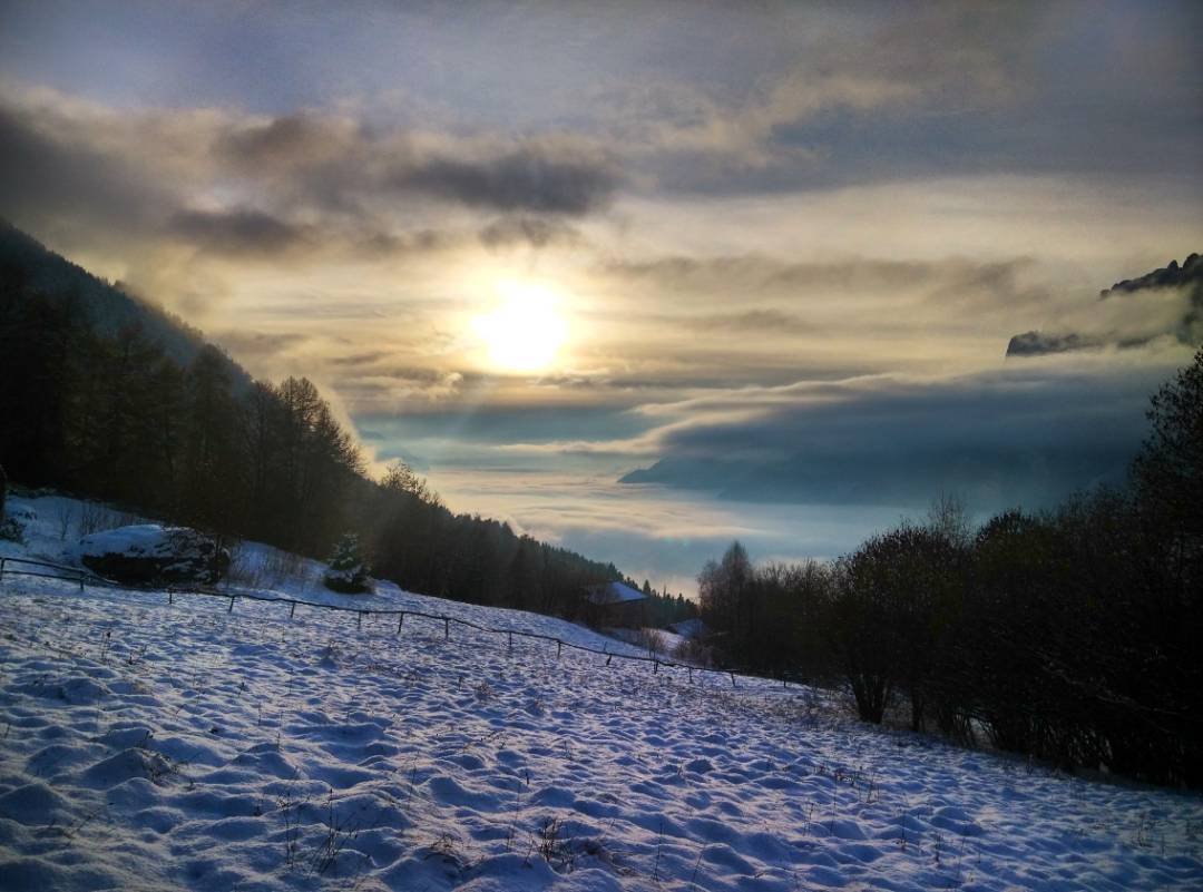 Riportatemi la! 😭 #Mountains #Alps #Winter #Snow #Sunset #Clouds #Sky #Cimbergo #ValCamonica #photo #picture #nature #landscape