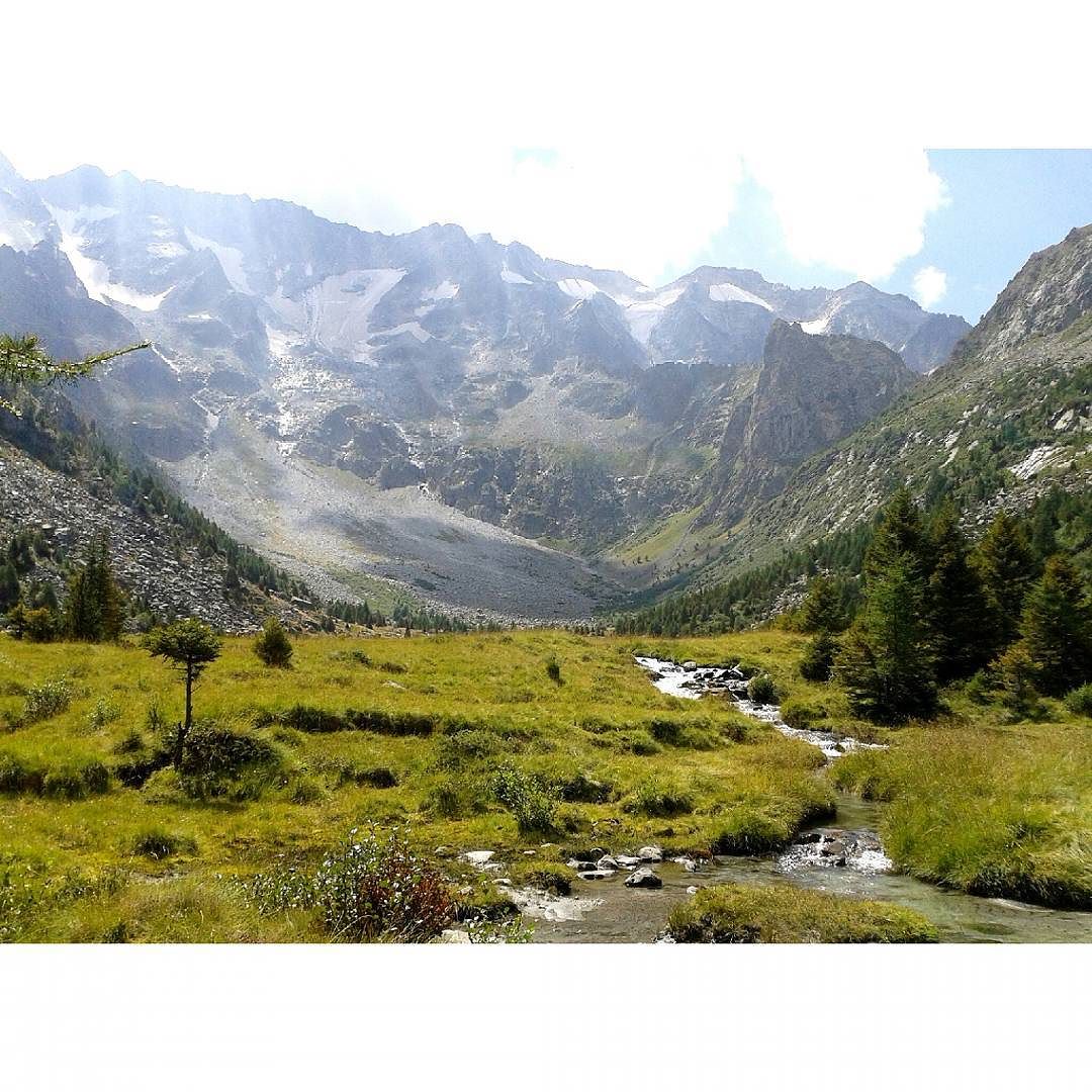 Conca dell’Aviolo e bastionata nord del Baitone (3.331 m) – Val Paghera – Lombardia #vallecamonica #valcamonica #lombardia #adamello #parcoadamello #montaña #mountain #montagna #nature #naturaleza #natura #trekking #escursionismo #senderismo #paisaje #landscape #paesaggio #alpi #alps